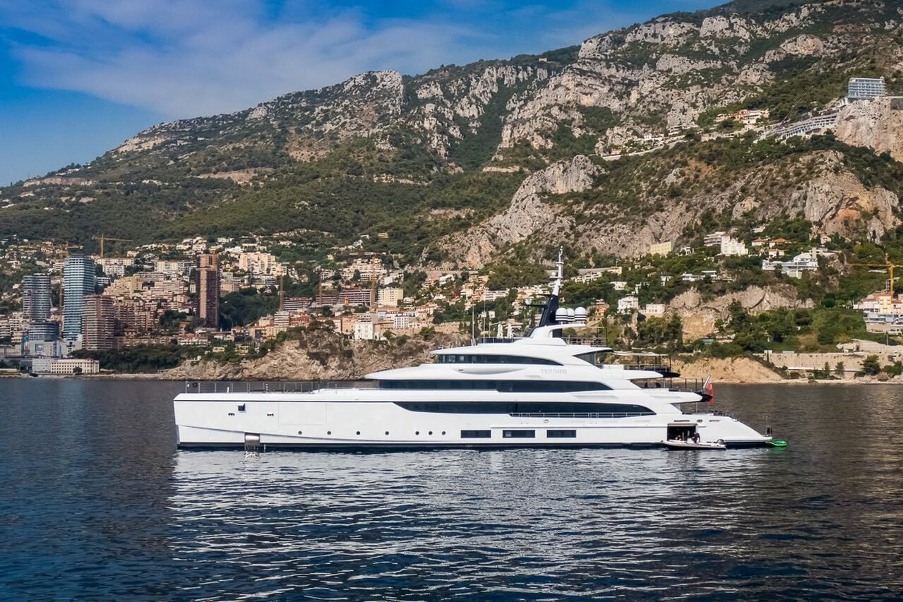 TRIUMPH Yate - Benetti - 2021 - Propietario Chris Dawson