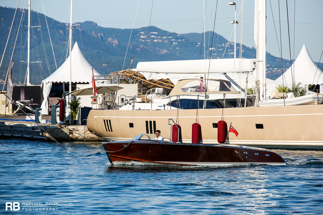 Tender To Seanna yacht  (Deluxe Sport Lowboy) - 8,5m - Stan Craft 