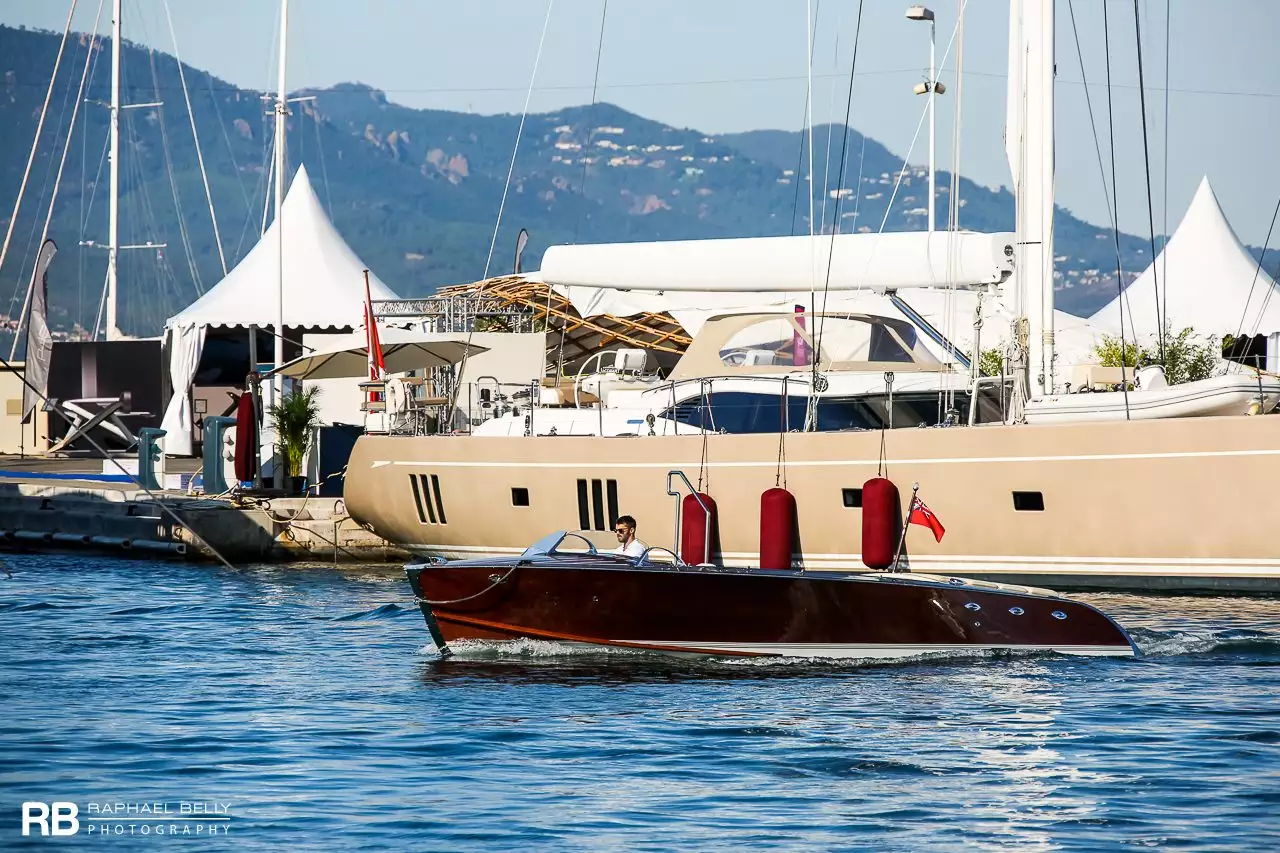 Iate Tender To Seanna (Deluxe Sport Lowboy) – 8,5m – Stan Craft 