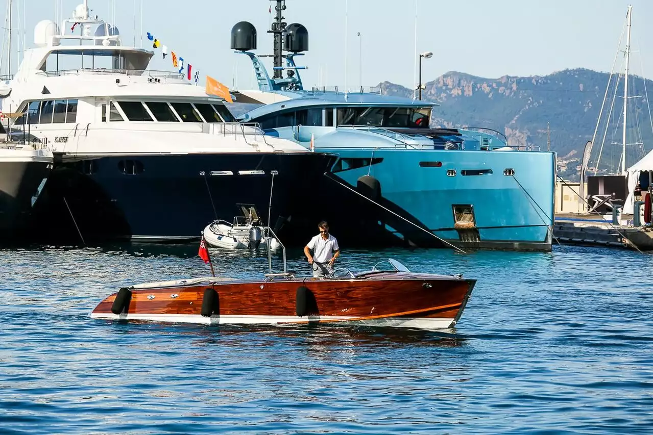 Iate Tender To Seanna (Deluxe Sport Lowboy) – 8,5m – Stan Craft 