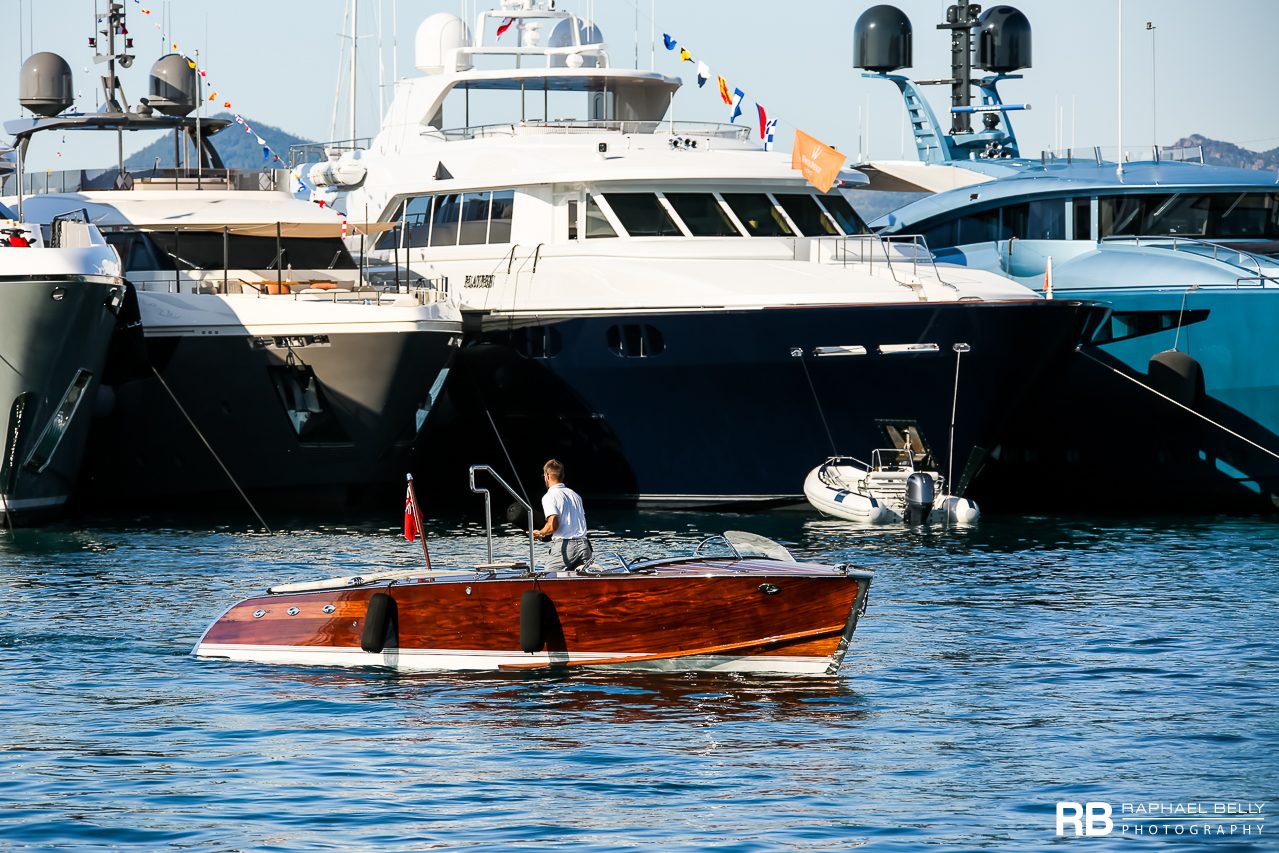 Tender To Seanna yacht (Deluxe Sport Lowboy) – 8,5m – Stan Craft 