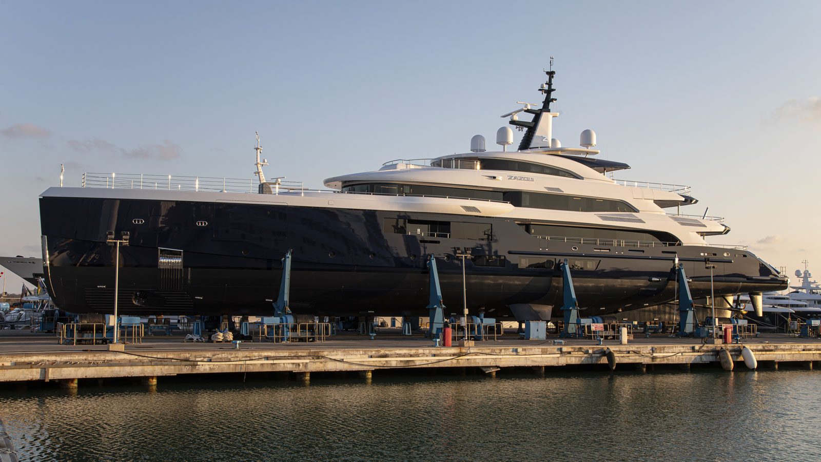 ZAZOU Yacht • Benetti • 2021 • Proprietario Mohamed Mansour