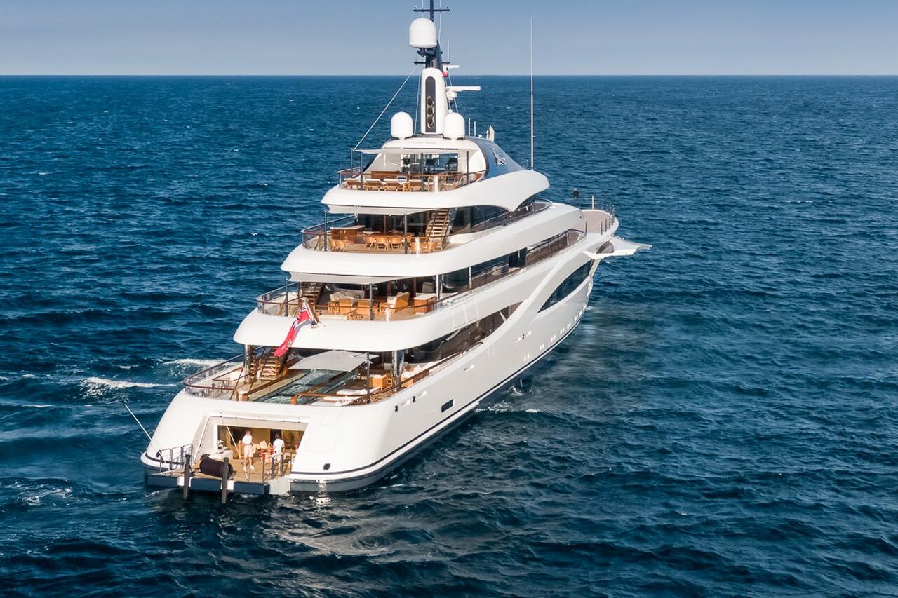 JUICE Yacht • Feadship • 2022 • المالك 