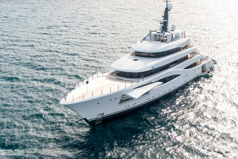 JUICE Yacht • Feadship • 2022 • Value 140 Million • Owner