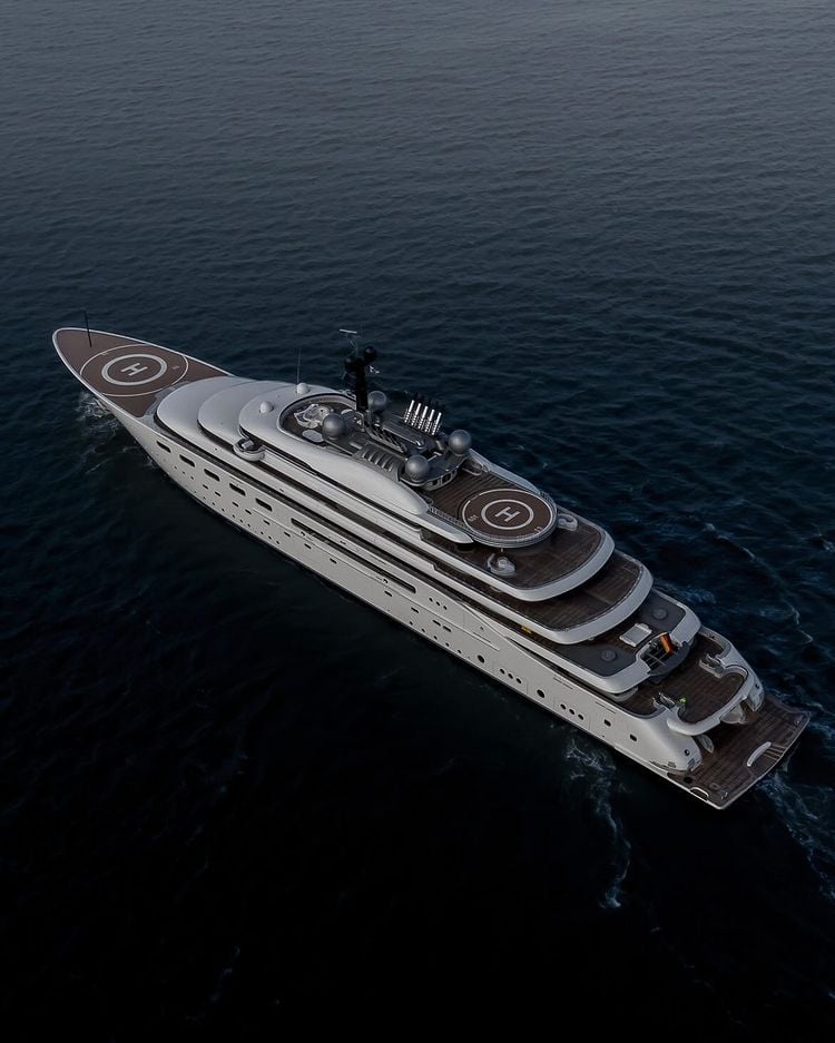 BLUE Yacht • Lurssen • 2022 • Propriétaire Sheikh Mansour