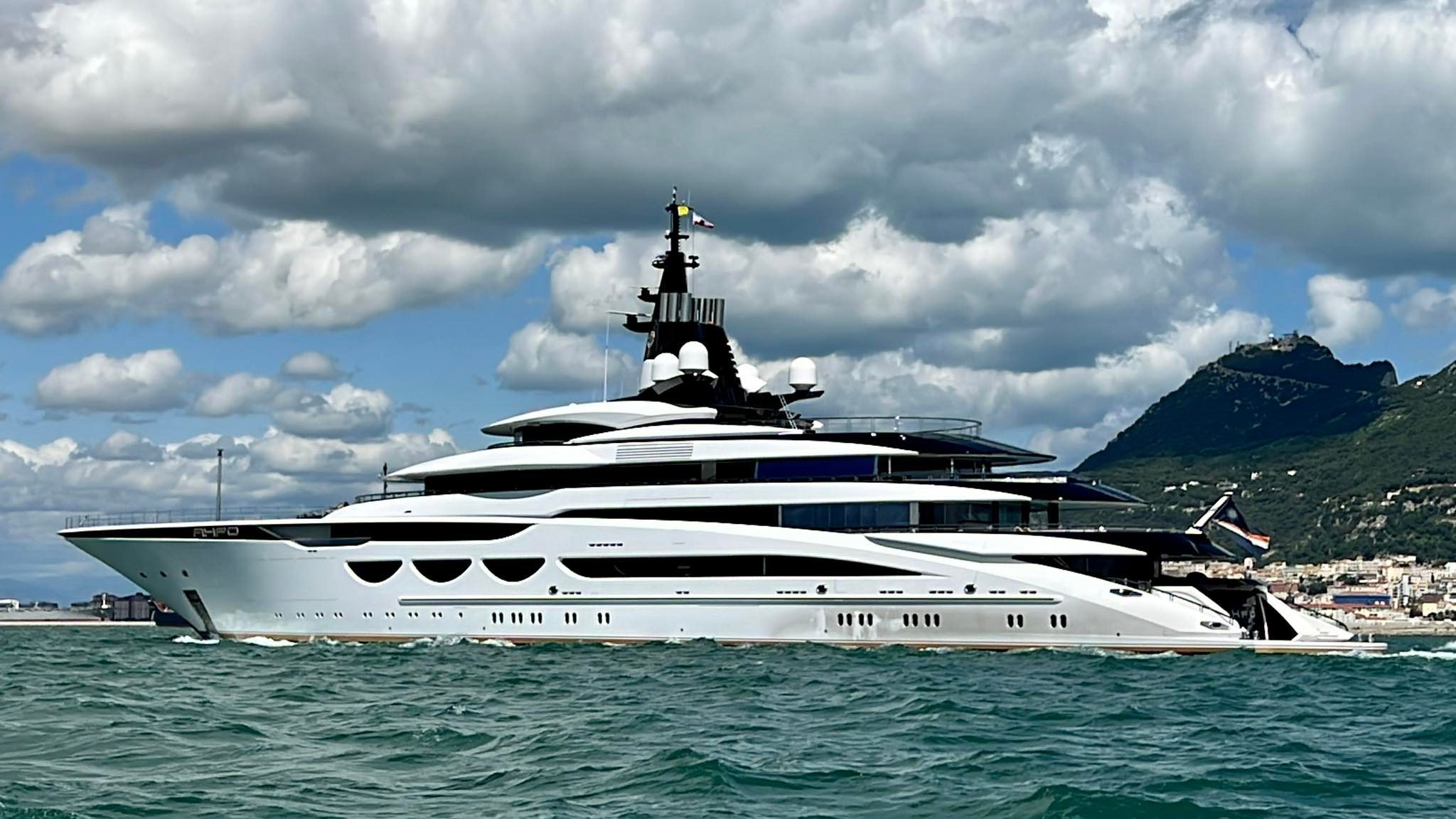 LADY JORGIA Yacht (سابقًا AHPO) • Lurssen • 2021 • المالك باتريك دوفيجي