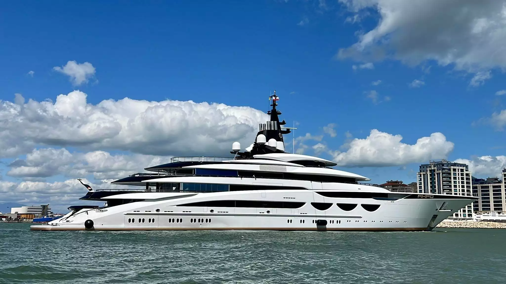 LADY JORGIA Yacht (سابقًا AHPO) • Lurssen • 2021 • المالك باتريك دوفيجي