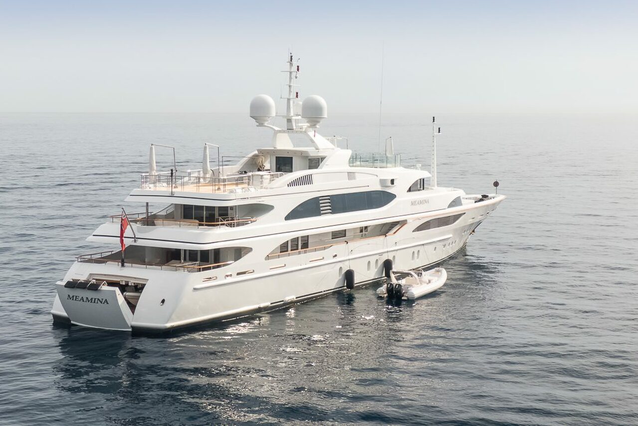 Luxury Yacht Owners Database • SEPTEMBER 2022 • SuperYachtFan