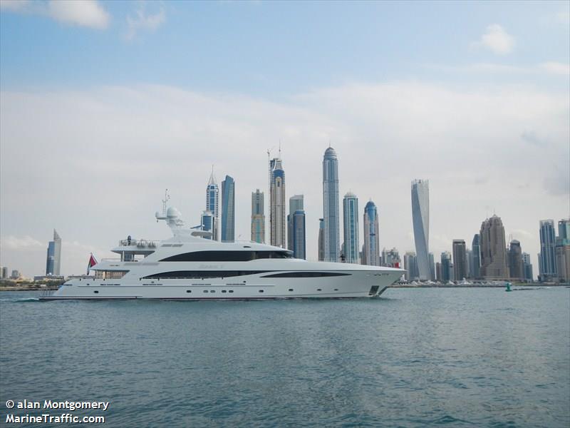 REEM 1 Yate - Trinity- 2013 - Propietario Jeque Ahmed bin Rashid al Maktoum