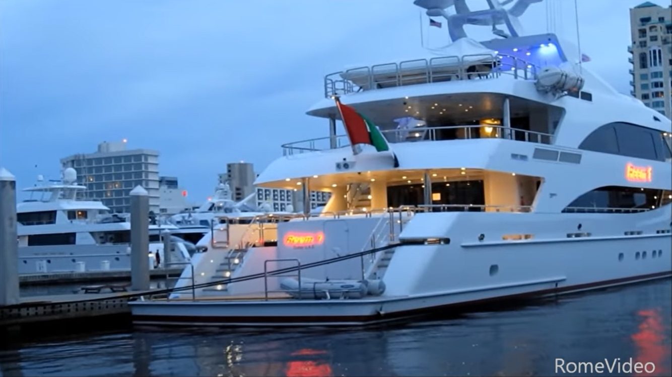 REEM 1 Yate - Trinity- 2013 - Propietario Jeque Ahmed bin Rashid al Maktoum