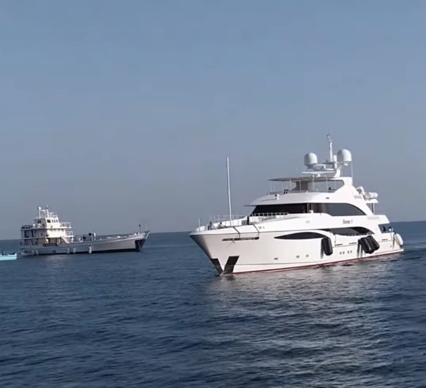REEM 1 Yate - Trinity- 2013 - Propietario Jeque Ahmed bin Rashid al Maktoum