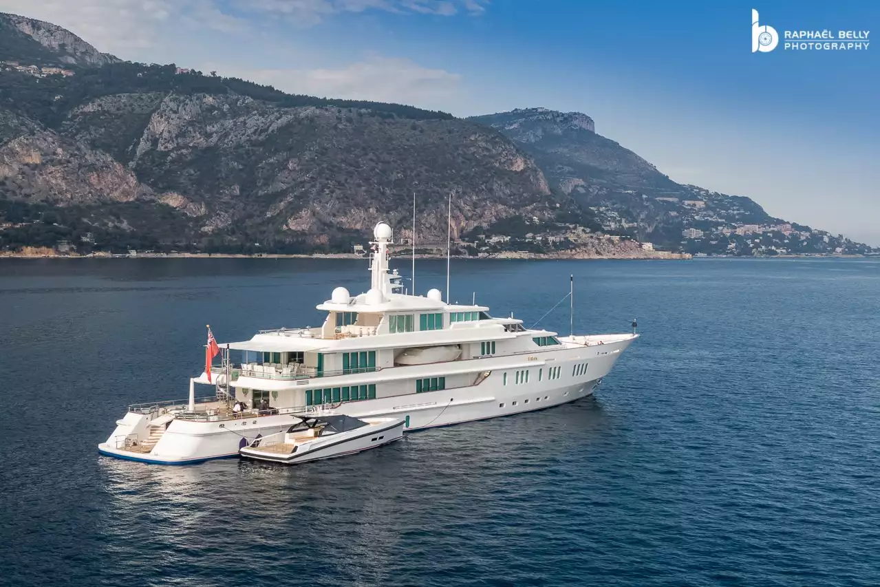 SIRAN Yacht • Feadship • 1992 • Propriétaire Bob Manoukian