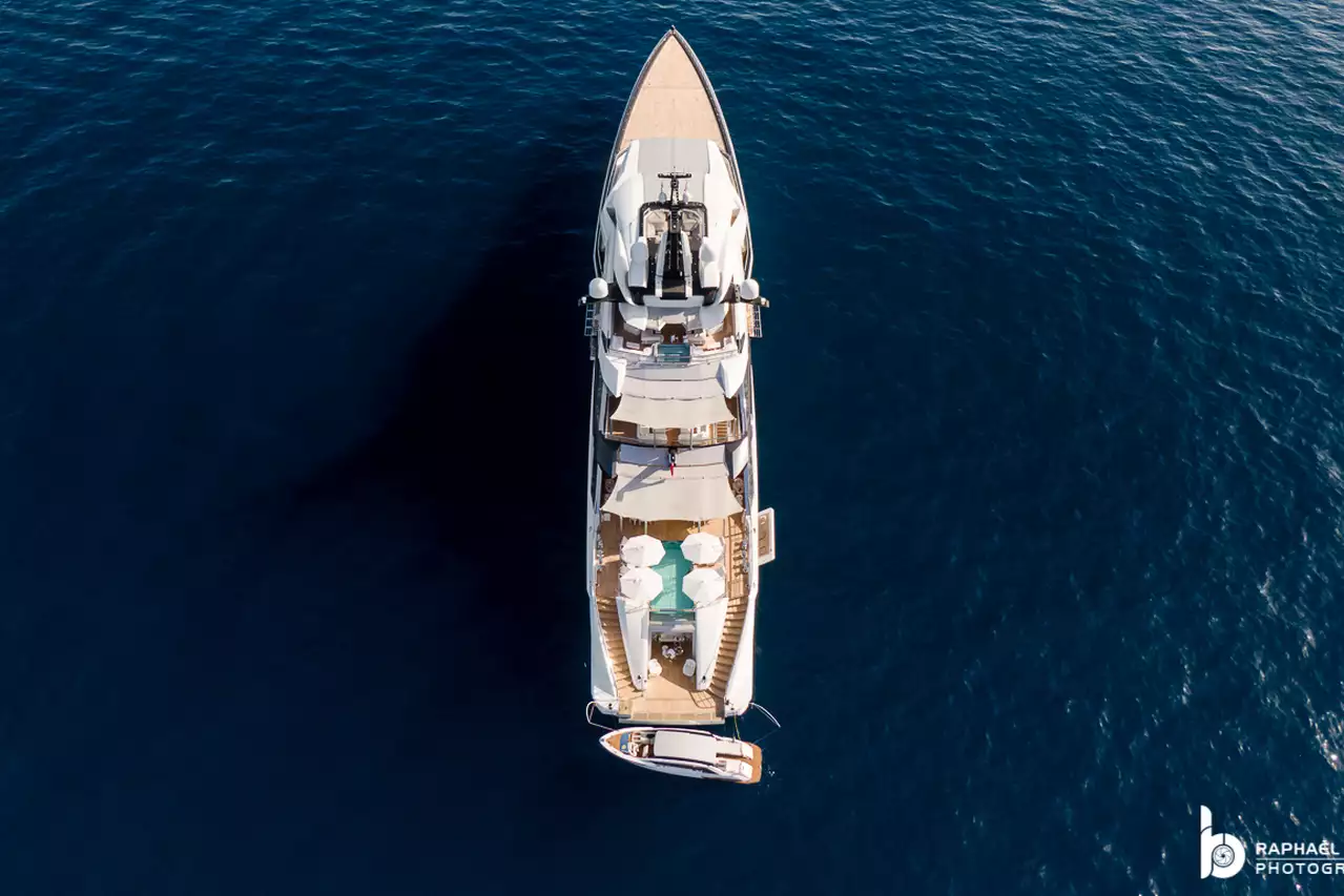 BRAVO EUGENIA Jacht • Oceanco • 2019 • Waarde $225M • Eigenaar Jerry Jones
