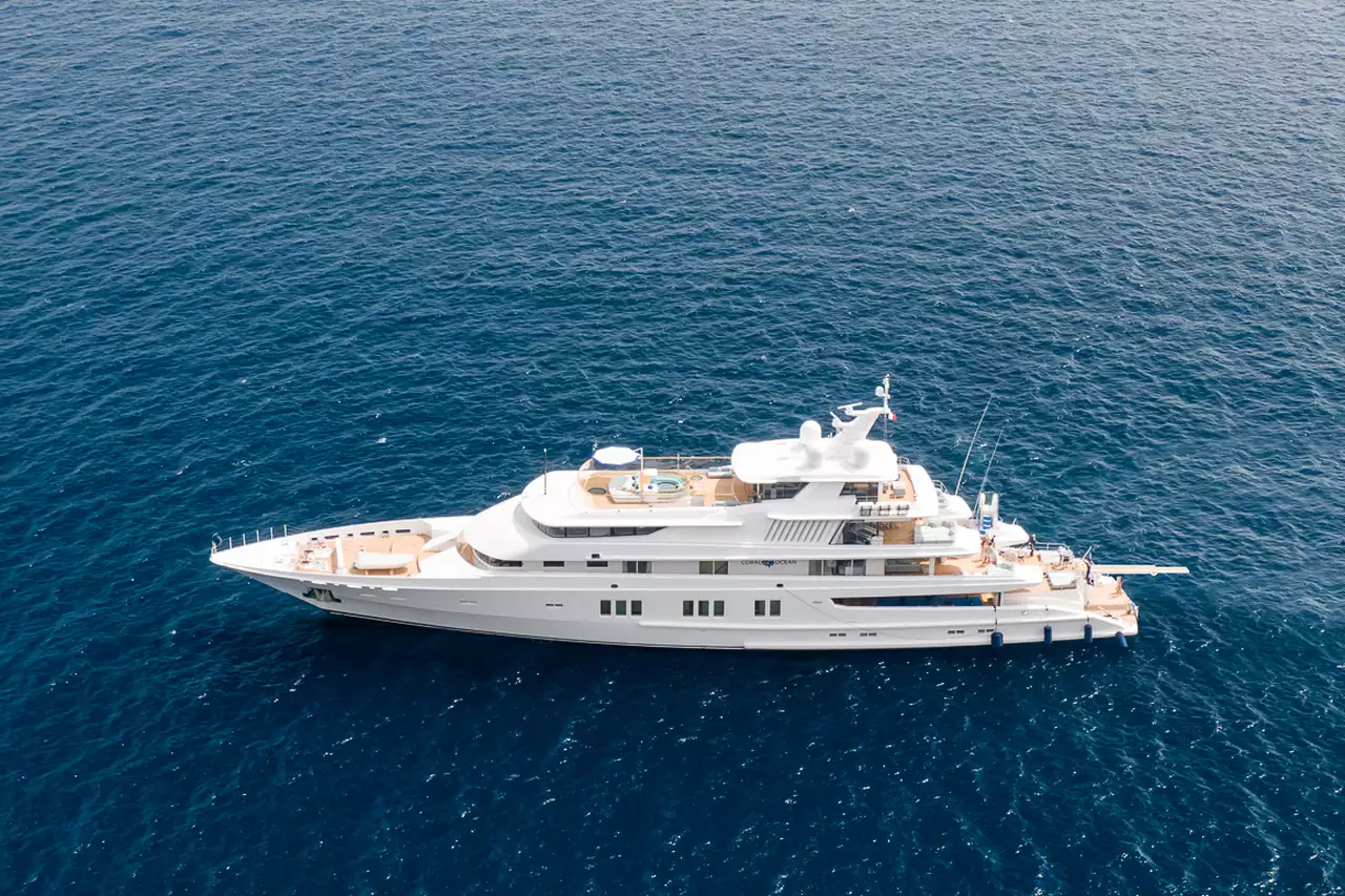 CORAL OCEAN Yat • Lurssen • 1994 • Sahibi Ian Malouf