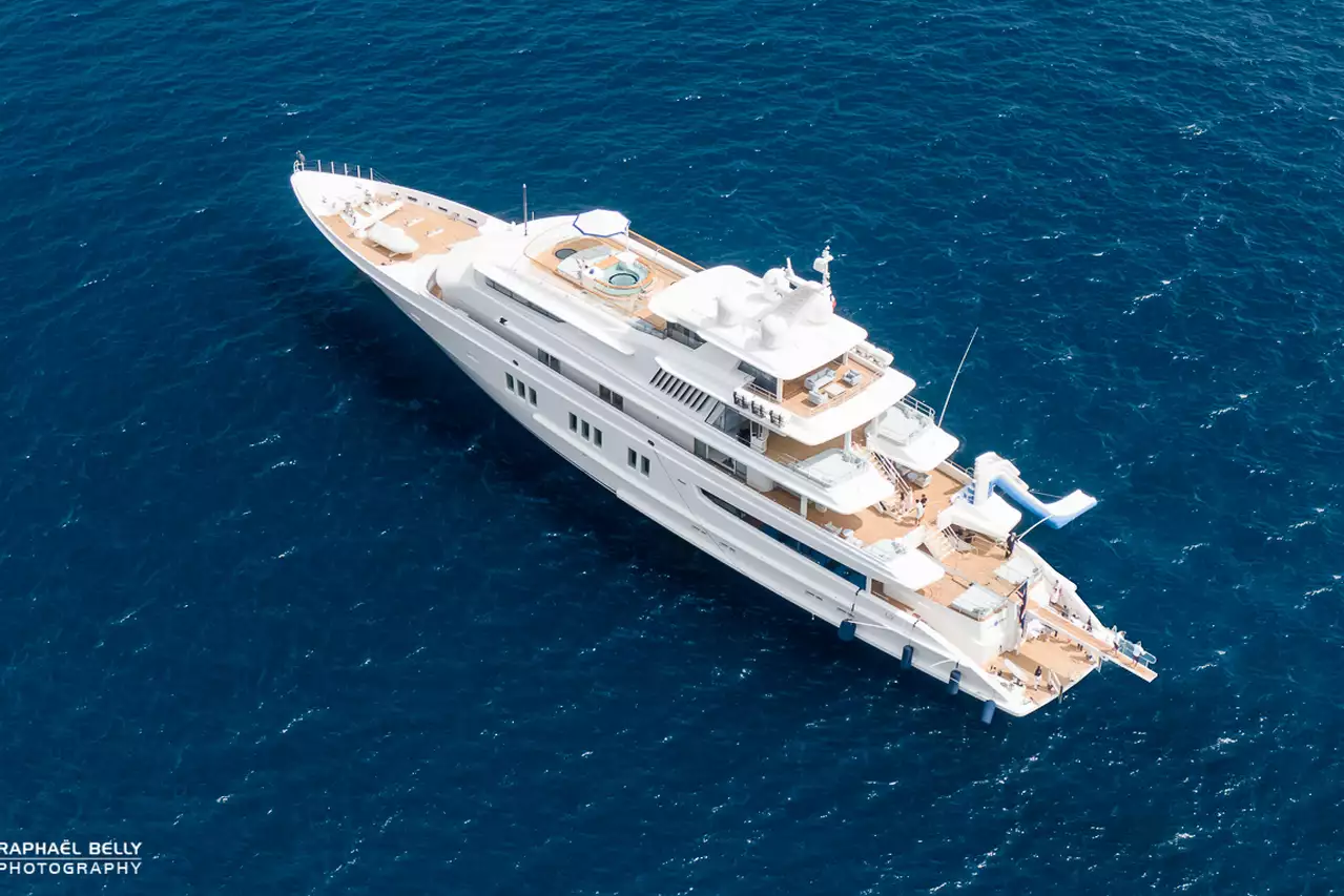 Iate CORAL OCEAN • Lurssen • 1994 • Proprietário Ian Malouf