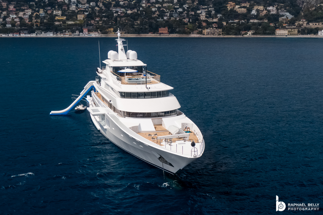 Yate CORAL OCEAN • Lurssen • 1994 • Propietario Ian Malouf