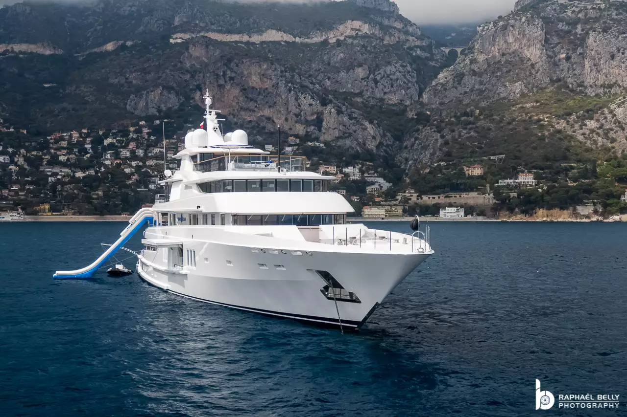 Iate CORAL OCEAN • Lurssen • 1994 • Proprietário Ian Malouf