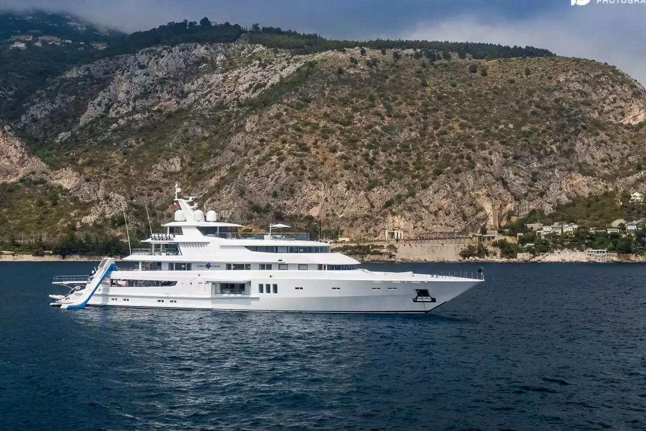 Yate CORAL OCEAN • Lurssen • 1994 • Propietario Ian Malouf