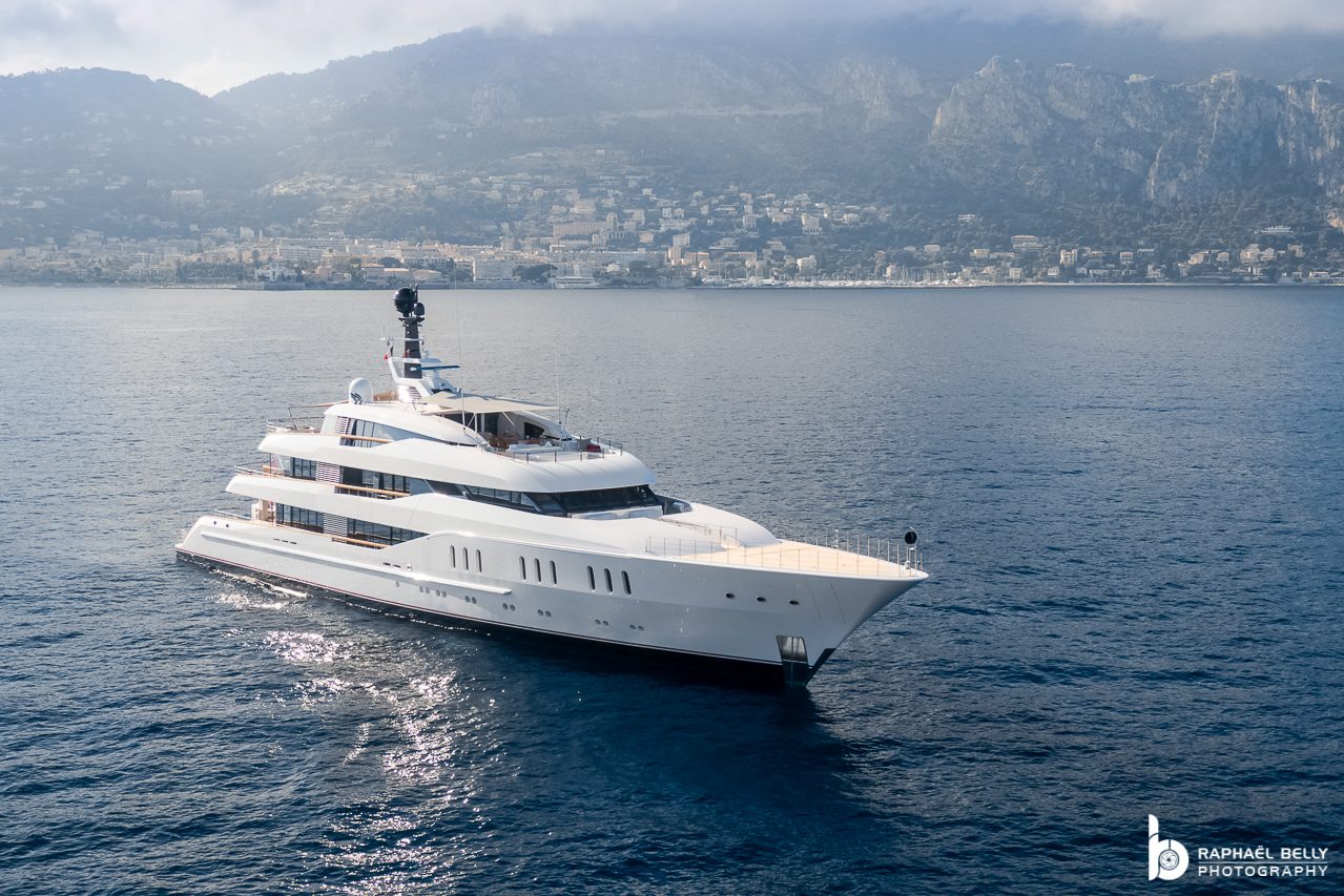 Yate HAMPSHIRE • Feadship • 2016 • Propietario Andrew Currie 