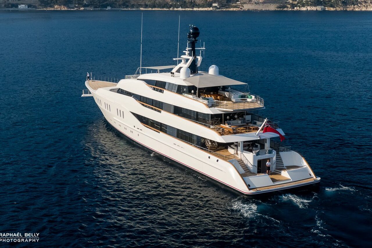 Yate HAMPSHIRE • Feadship • 2016 • Propietario Andrew Currie