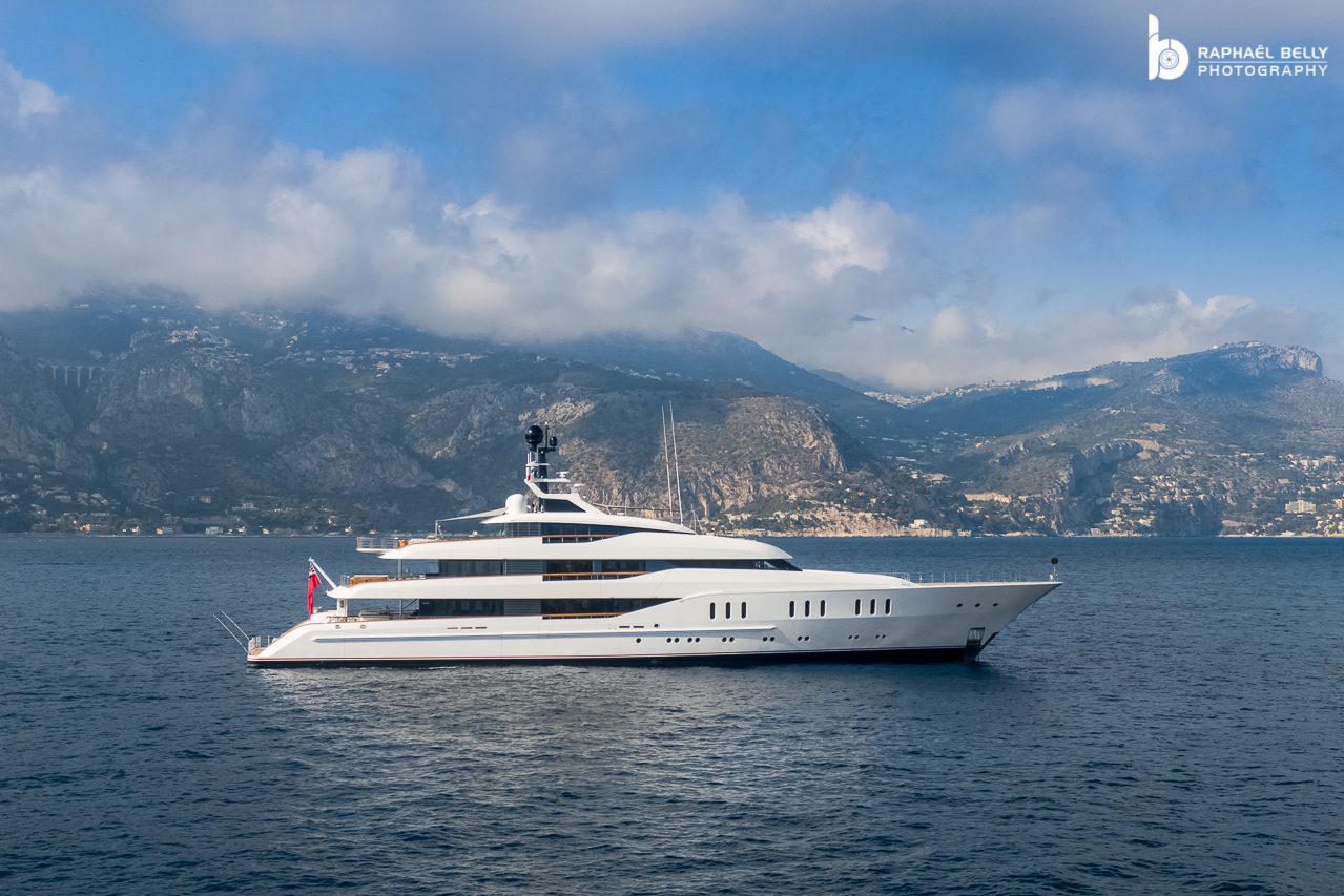 HAMPSHIRE Yacht • Feadship • 2016 • Sahibi Andrew Currie 