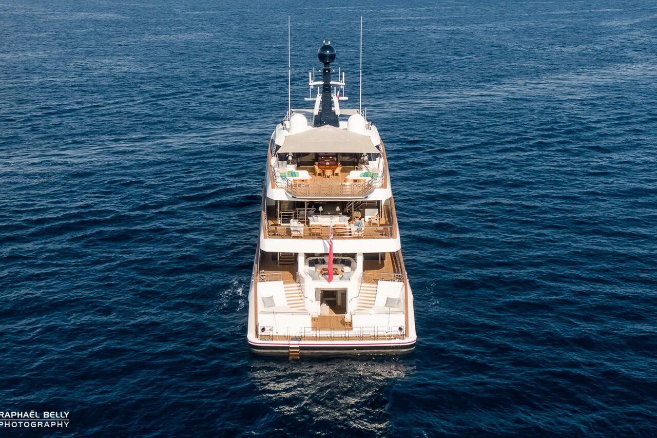 HAMPSHIRE Yacht • Feadship • 2016 • Owner Andrew Currie 