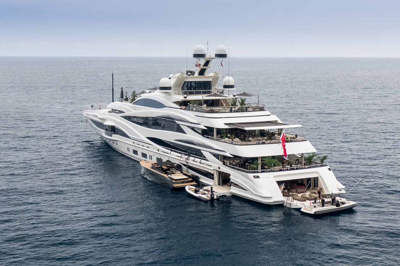 LIONHEART Yacht • Philip Green's $150M Superyacht • Benetti • 2016