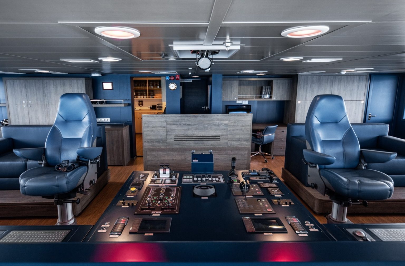 Nebula support vessel interior