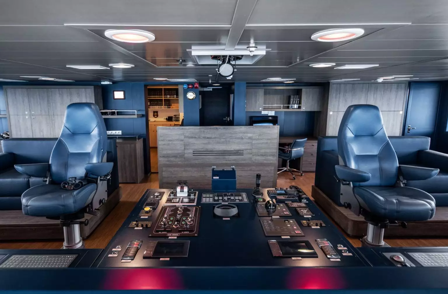 Nebula support vessel interior