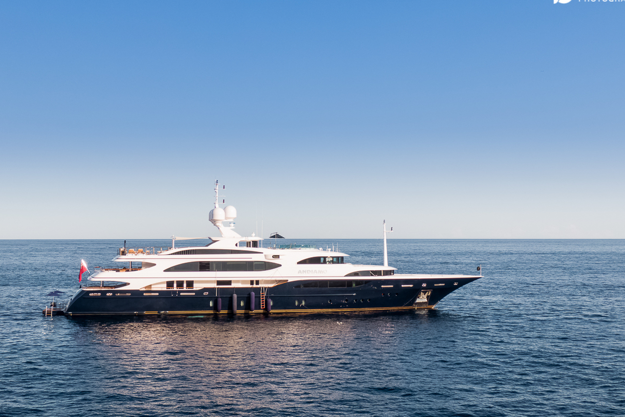 ANDIAMO Yacht • Benetti • 2009 • المالك Sir Michael Hintze