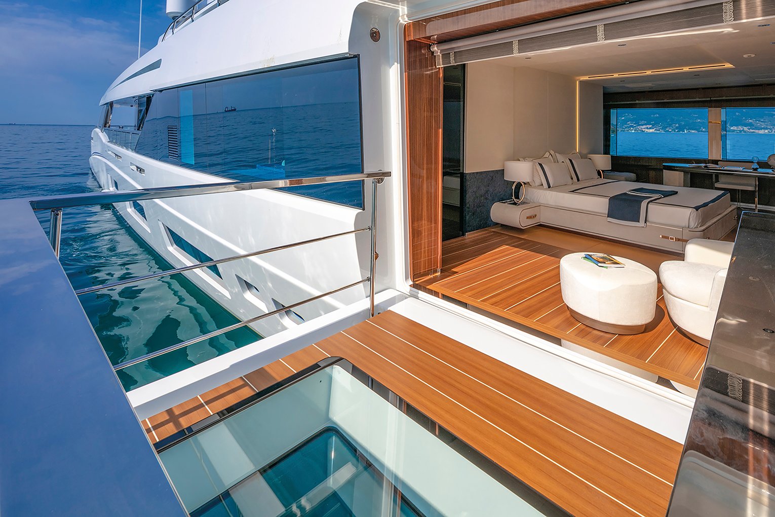 Mangusta Yacht EL LEON interieur