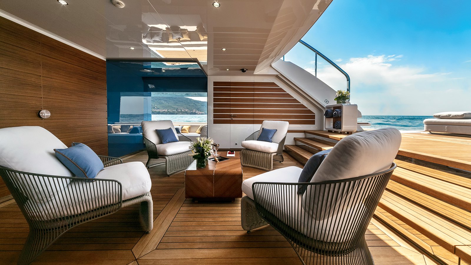 Mangusta Yacht EL LEON interieur