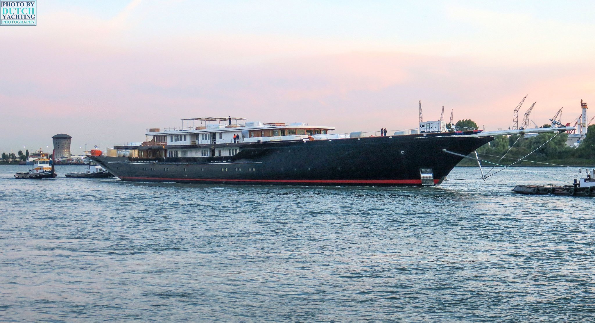 KORU Yate - Oceanco - 2022 - Jeff Bezos Yacht