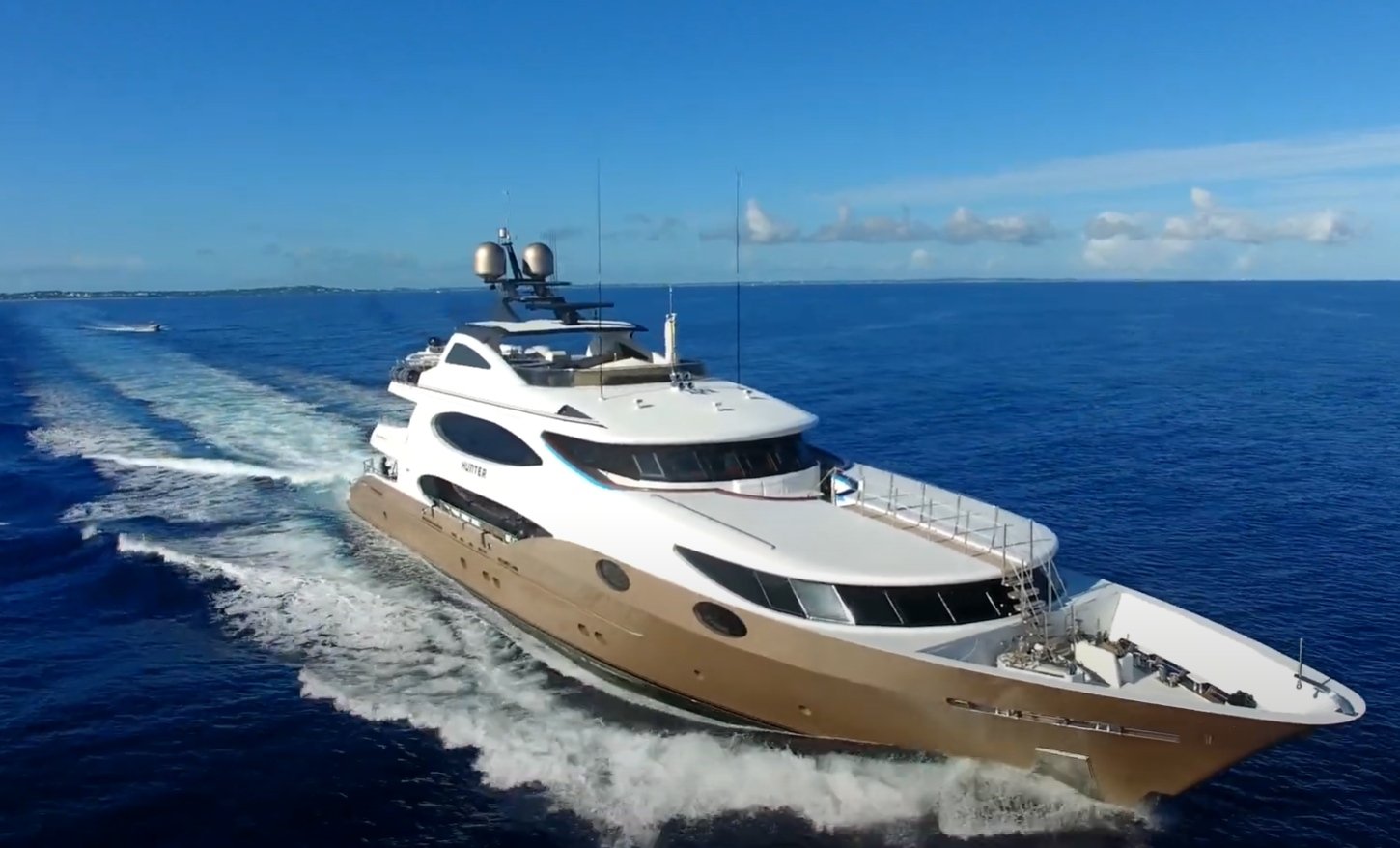 BAD ROMANCE Yacht • Trinity • 2008 • المالك مليونير أمريكي