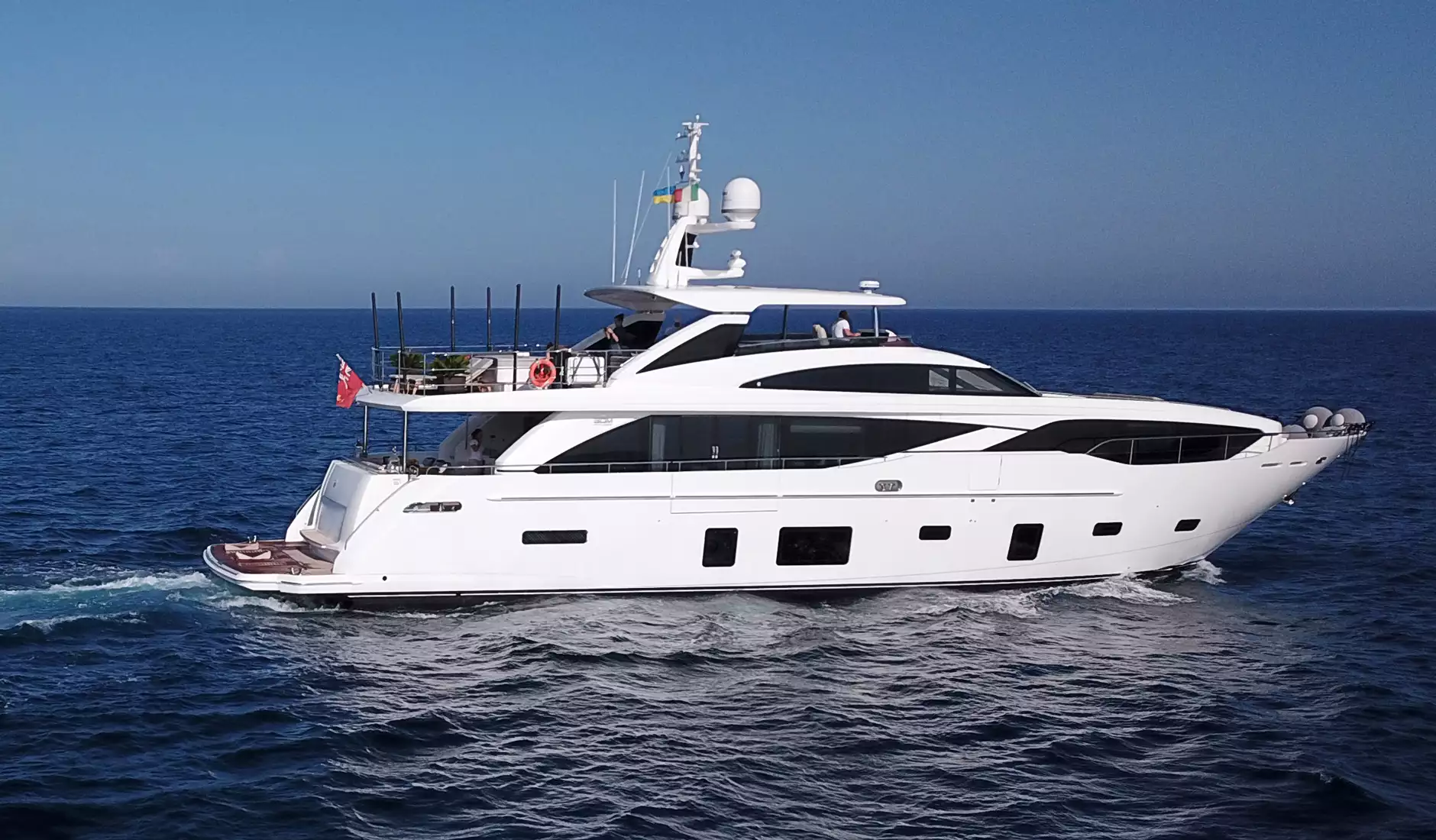 BLUE PEARL Yacht • Princess Yachts • 2020 • Eigner Europäischer Millionär