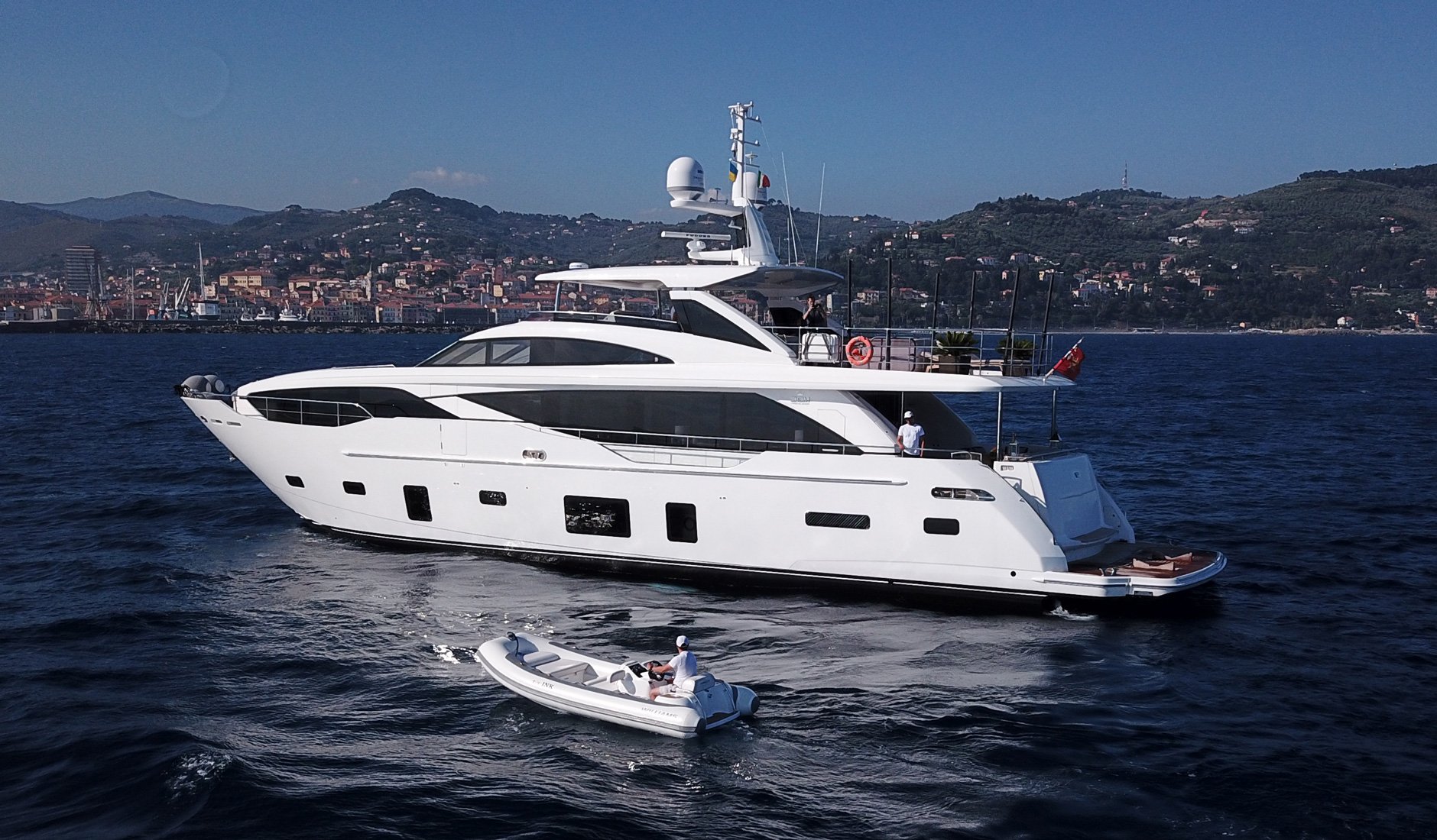 BLUE PEARL Yacht • Princess Yachts • 2020 • Owner European Millionaire