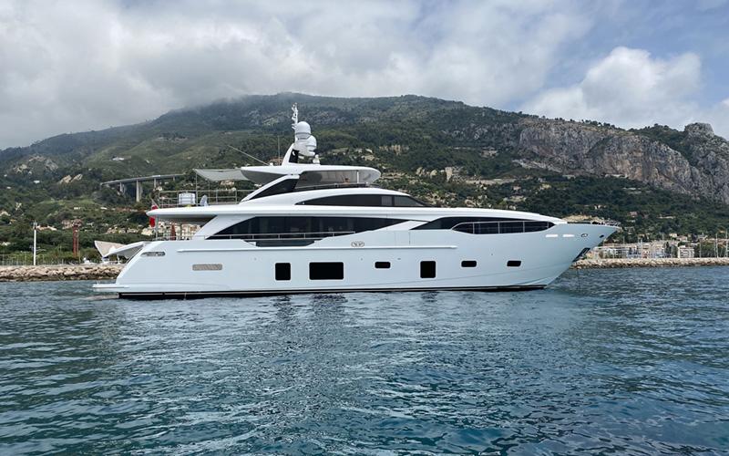 BLUE PEARL Yacht • Princess Yachts • 2020 • Owner European Millionaire