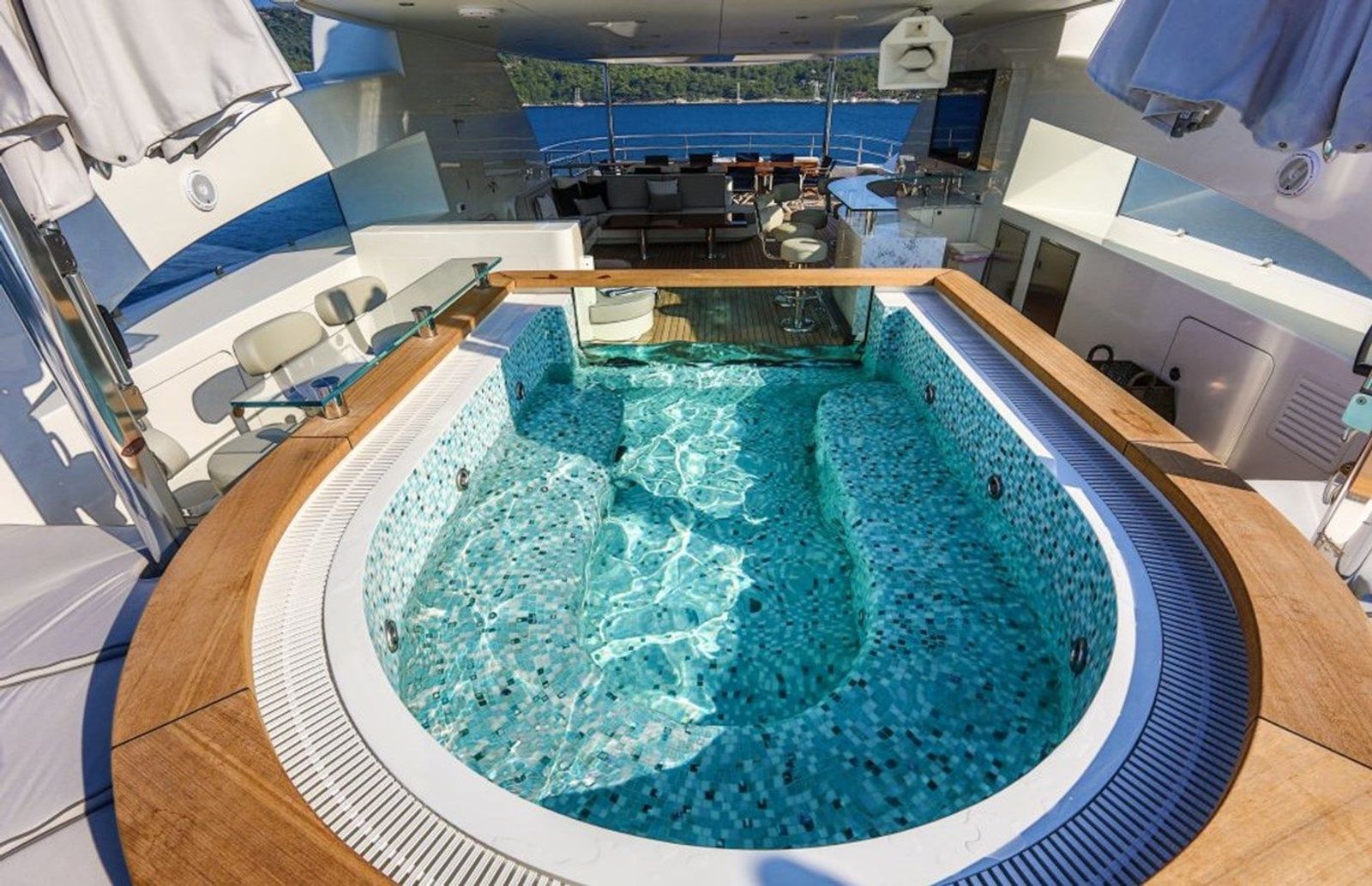 Interior del yate Bilgin GIAOLA LU