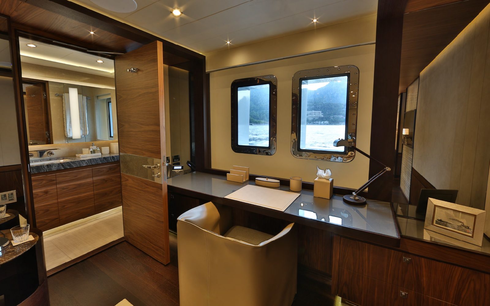 Bilgin yacht GIAOLA LU interior 