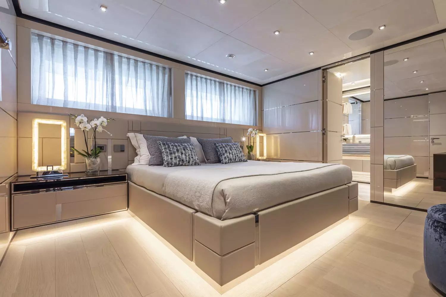 Interno del Columbus Yacht K2