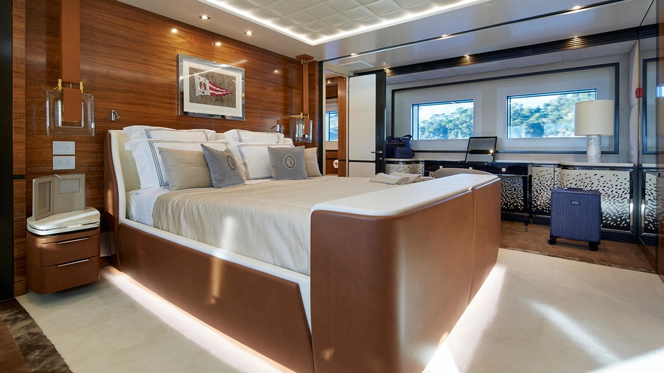 Dynamic yacht SPRING interior
