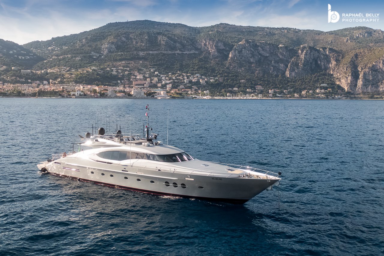 EIGHT Yacht • Palmer Johnson • 2005 • Propriétaire Italien Millionnaire