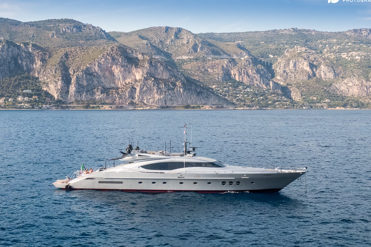 EIGHT Yacht • Palmer Johnson • 2005 • Propriétaire Italien Millionnaire