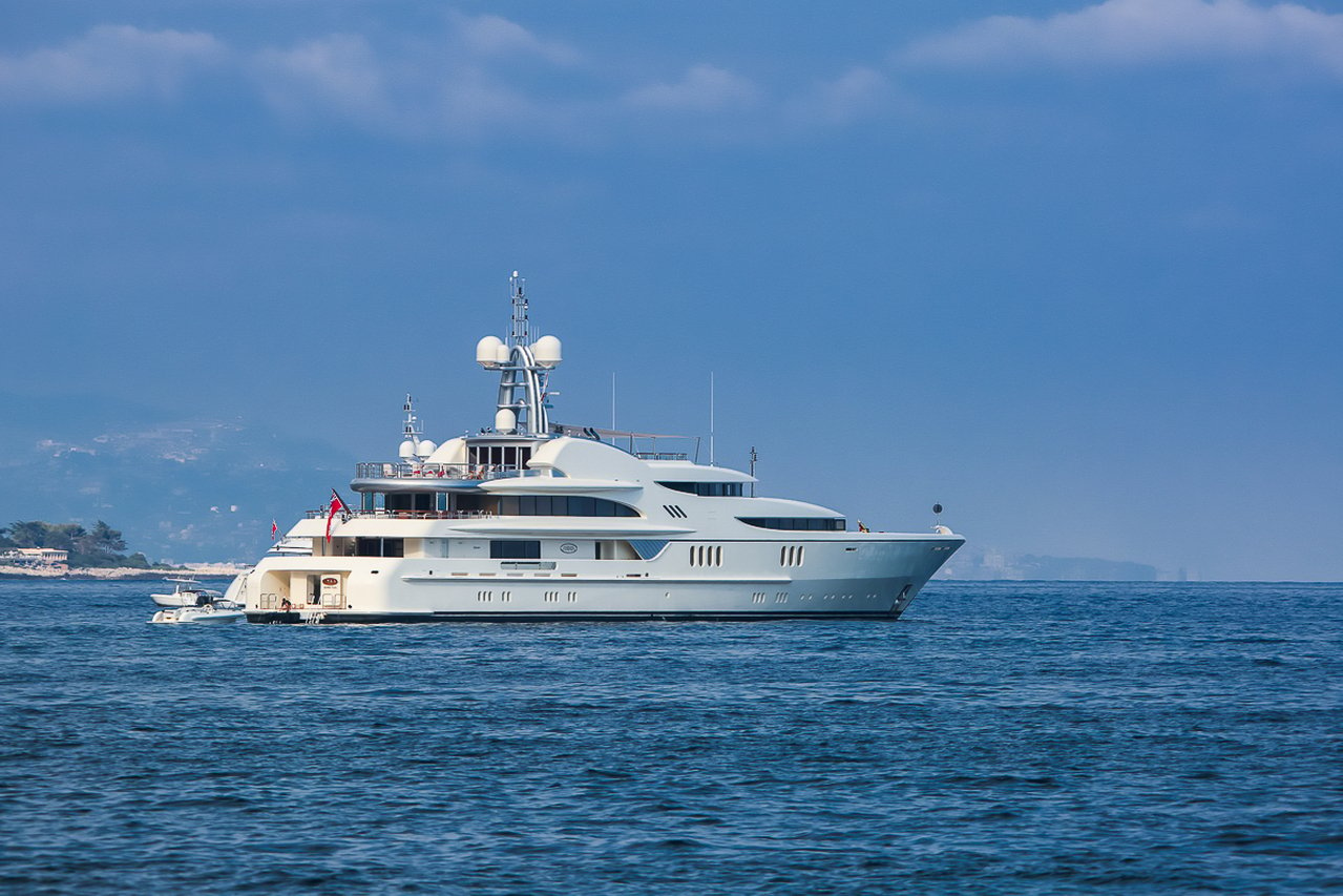 FIREBIRD Yacht • Millionaire $75M Superyacht • Feadship • 2007