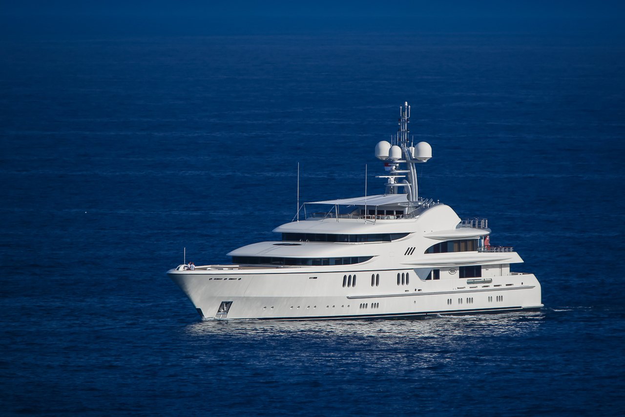 FIREBIRD Yacht • Feadship • 2007 • مالك غير معروف المليونير