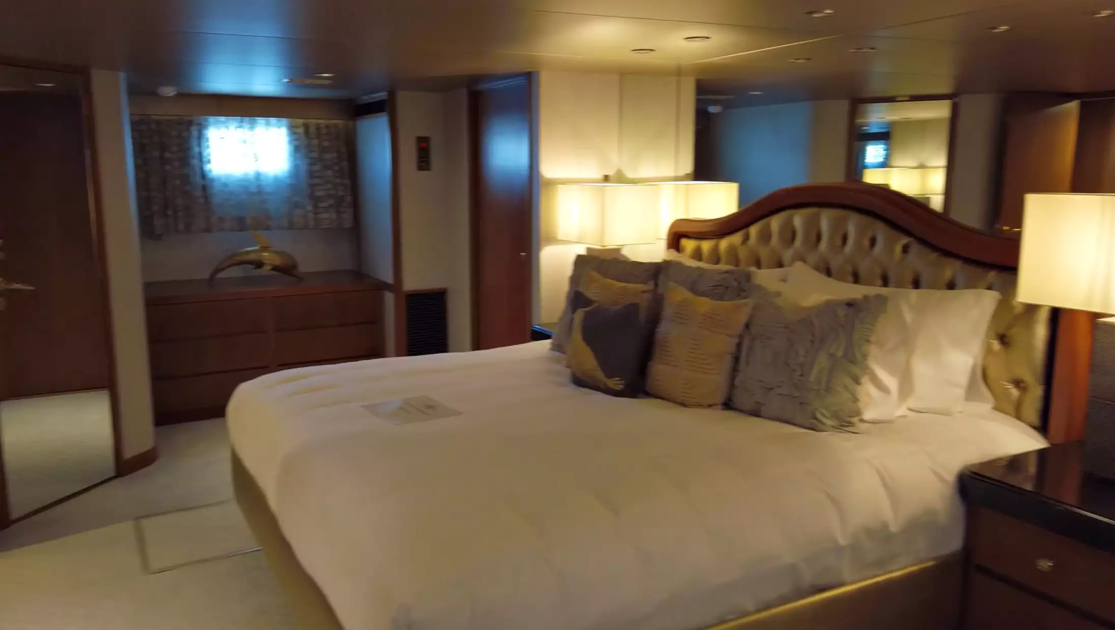 Feadship yacht LADY SANDALS interior