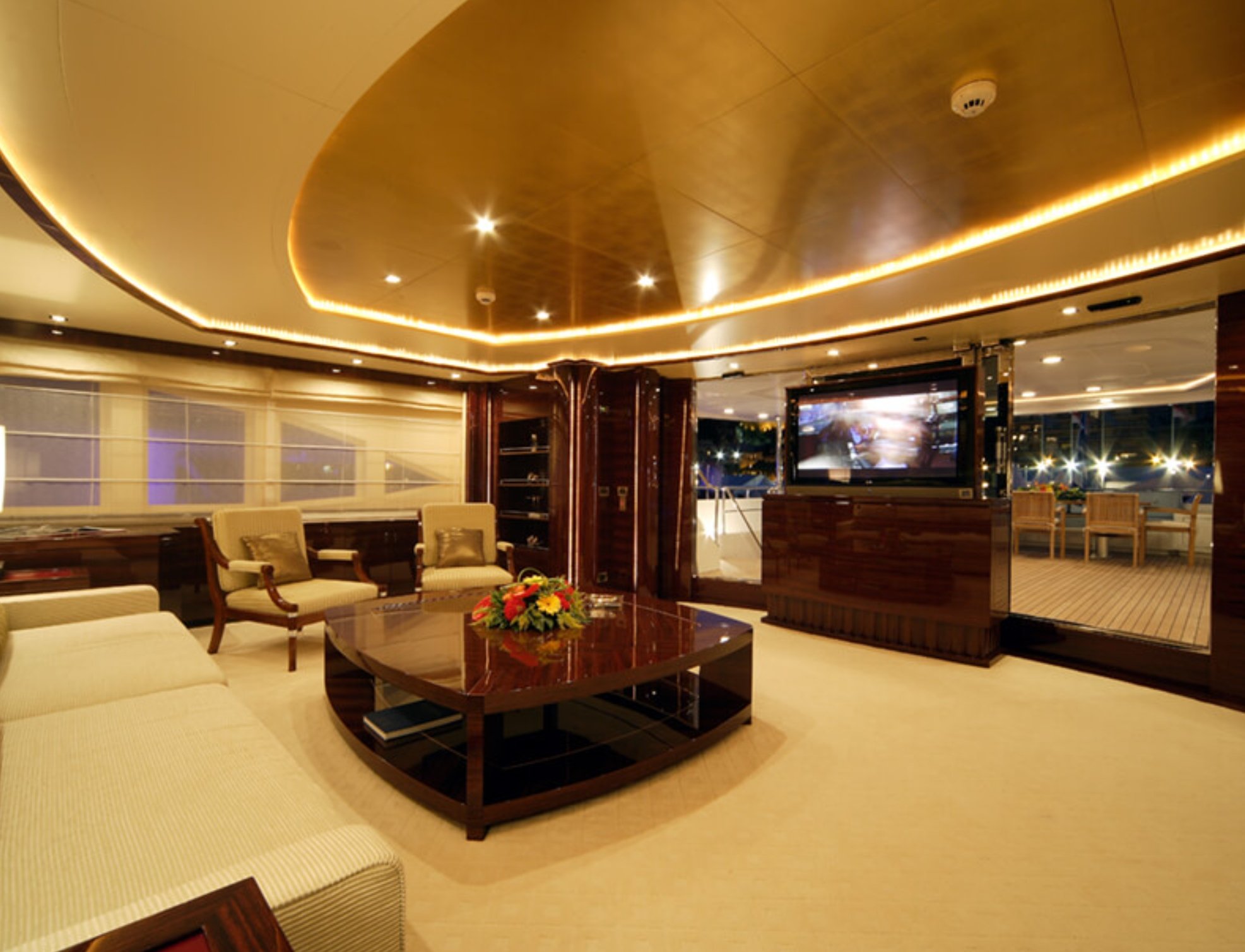 Golden Yachts VERTIGO iç mekanı