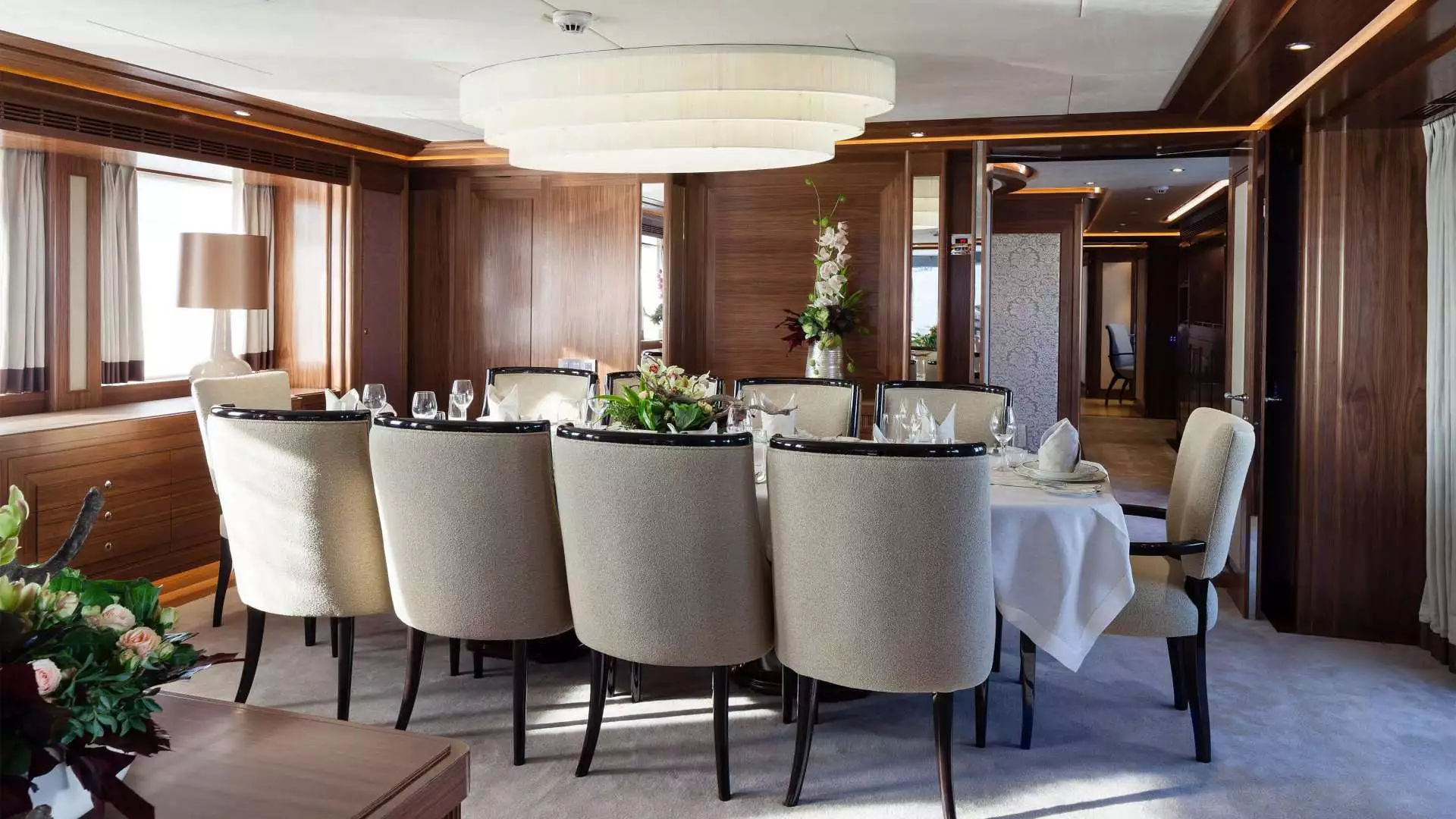 Interior del yate Heesen ARES 