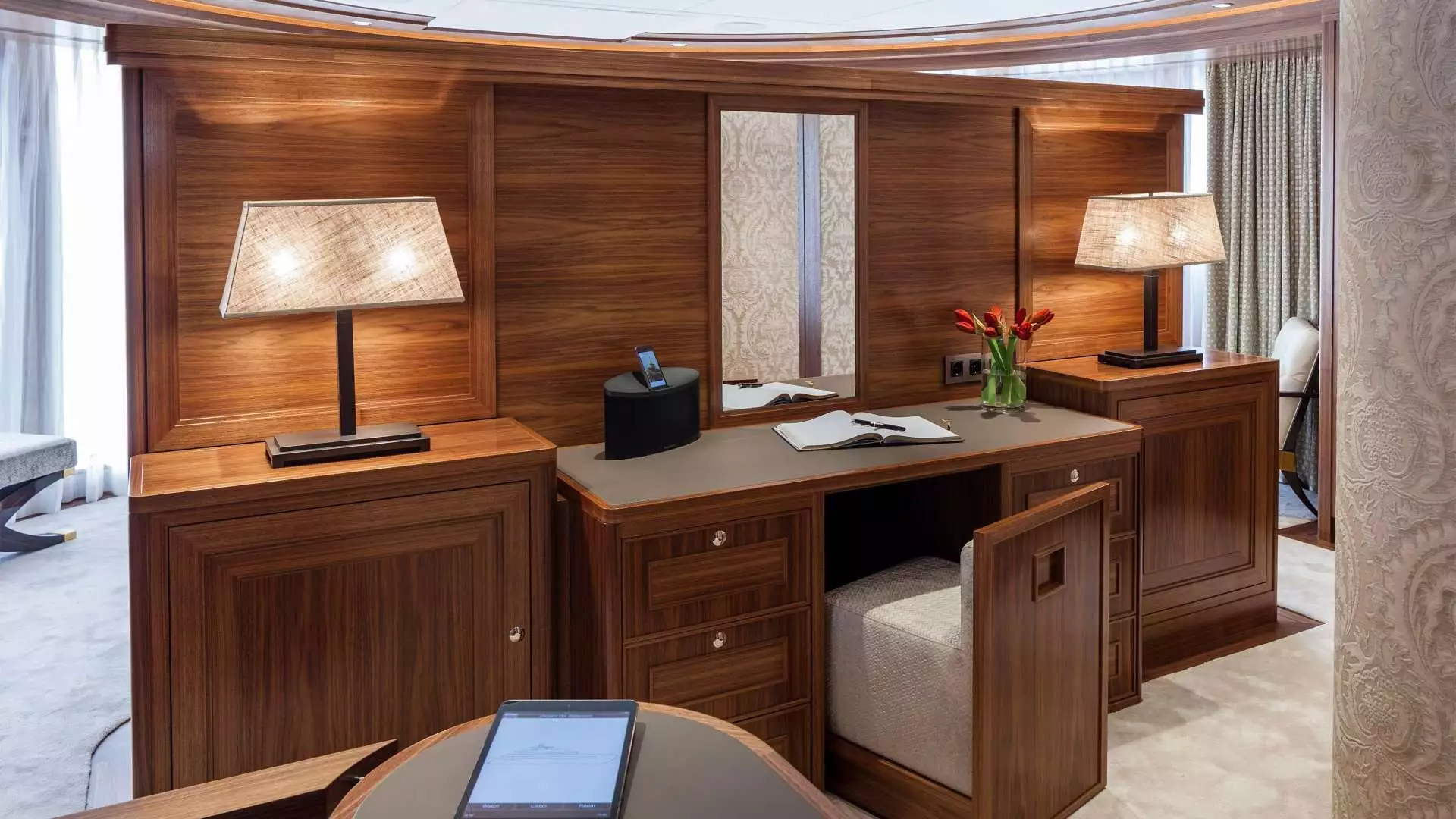 Heesen Yacht ARES interior 