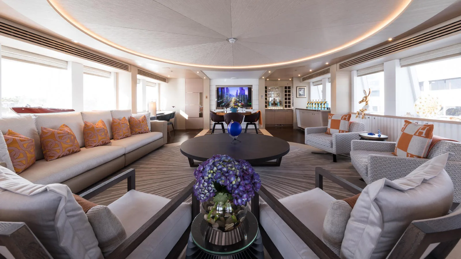 Heesen Yacht BOEK EINDIGT interieur 